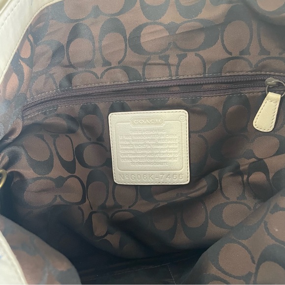 Leather Coach shoulder bag - Picture 10 of 11